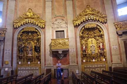 interior de la iglesia de los clérigos